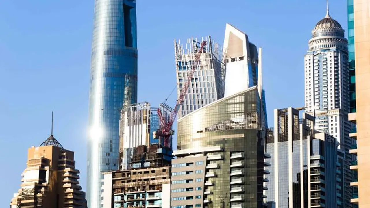 أسعار عقارات دبي تسجل أول انخفاض لها منذ جائحة كورونا العالمية